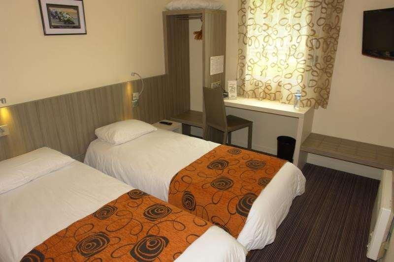 Brit Hotel Le Cottage Le Mans Sud Arnage Room photo