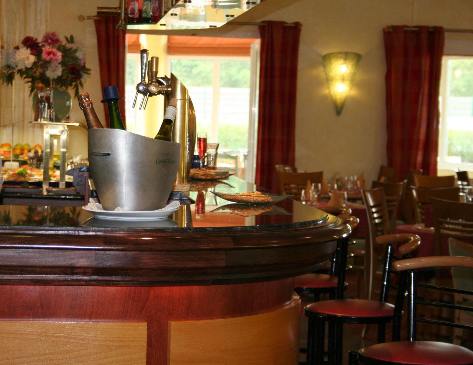 Brit Hotel Le Cottage Le Mans Sud Arnage Exterior photo